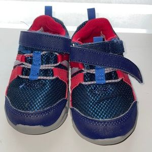 Stride rite tennis shoes